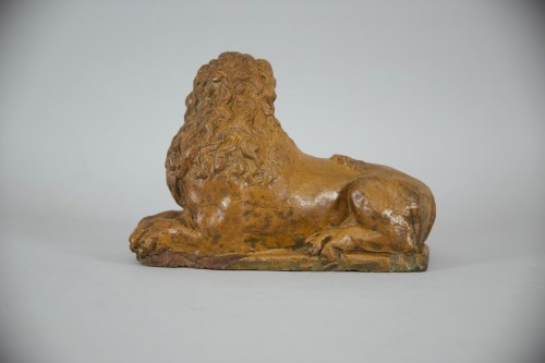 Lion en terre-cuite, France 18e siècle - Antiquités Bastian