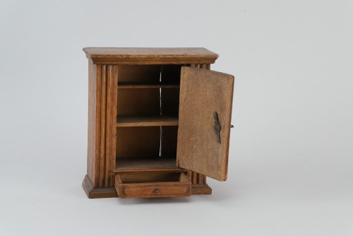Antiquités - Miniature wardrobe