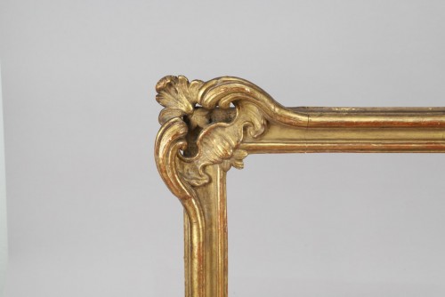 Louis XV - Cadre Louis XV en bois sculpté