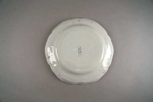 Assiette en faïence de Strasbourg, Joseph Hannong - Louis XV