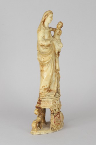 Vierge à l’Enfant, Trapani (Sicile) - Sculpture Style 