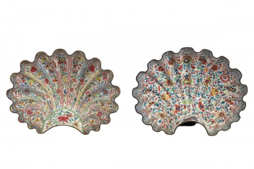 Shell-shaped plates, Canton