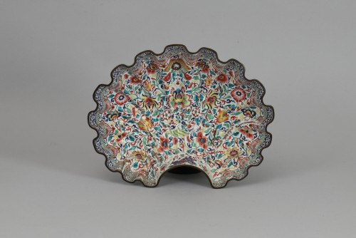 Shell-shaped plates, Canton - Asian Works of Art Style 
