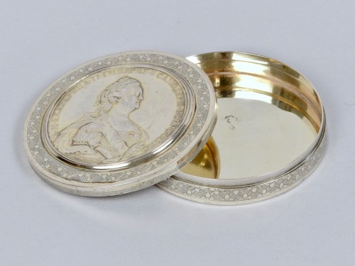 XVIIIe siècle - Boîte ronde en argent, Russie XVIIIe siècle