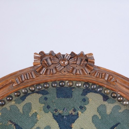 Antiquités - Série de six fauteuils cabriolets Louis XVI