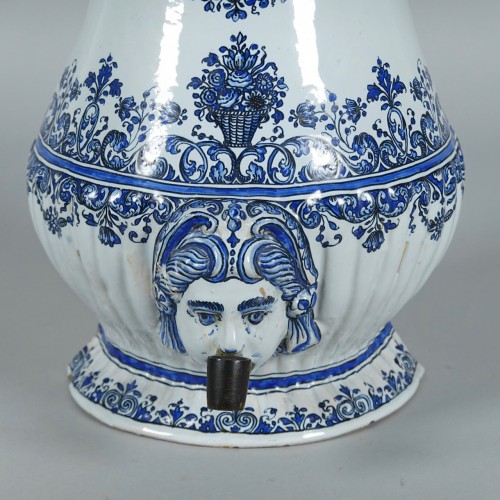 Porcelain & Faience  - A Strasbourg table fountain in faience, Hannong