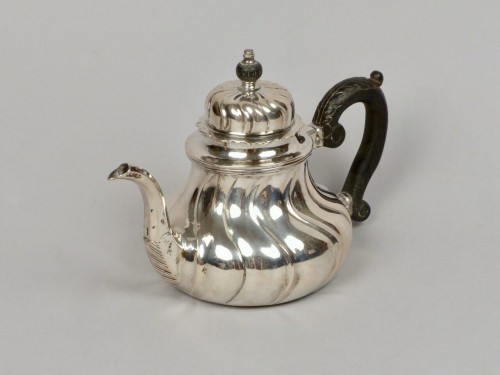 Théière en argent, Cologne (Allemagne) 1746–1761 - Argenterie et Arts de la table Style Louis XV