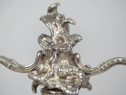 Antiquités - Paire de flambeaux à deux bras en argent, Augsbourg XVIIIe
