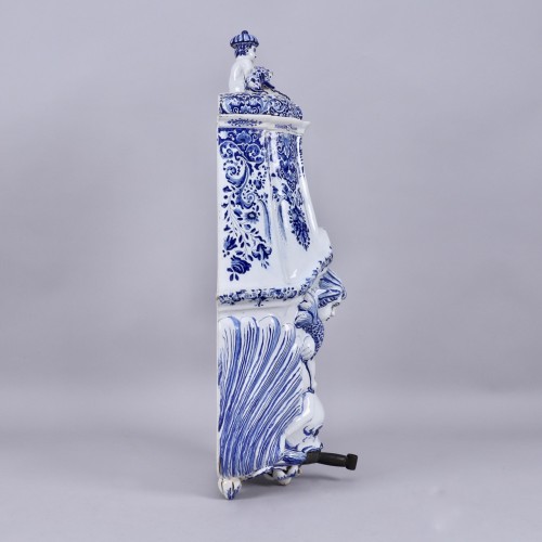 Porcelain & Faience  - Faience wall fountain, Hannong, 18th century