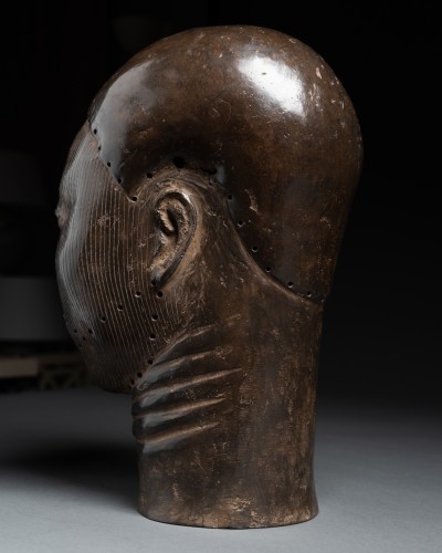  - Bronze sculpture of Benin