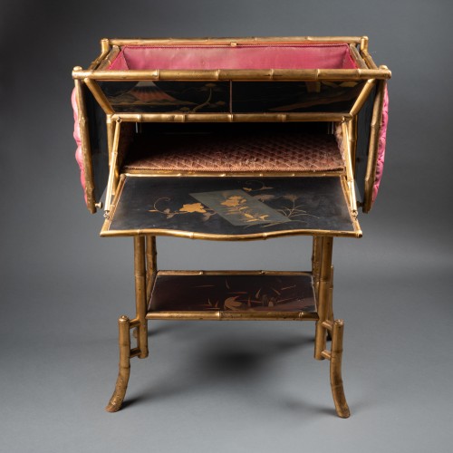 XIXe siècle - Table laque et bambou