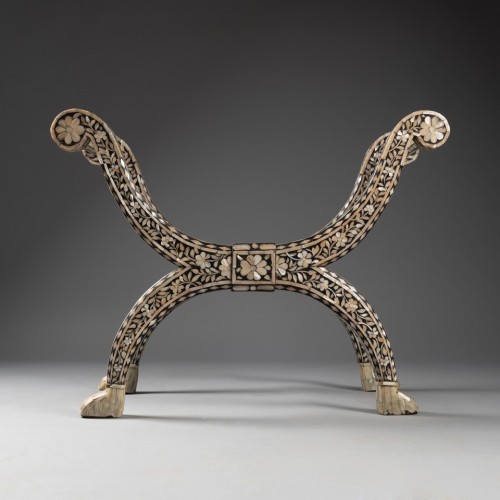 Antiquités - Indian stool