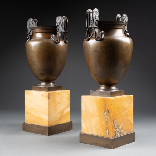 Paire de vases en bronze - Objet de décoration Style Restauration - Charles X