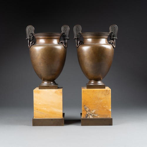 Restauration - Charles X - Paire de vases en bronze