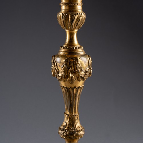 Paire de bougeoirs en bronze doré - Luminaires Style Louis XVI