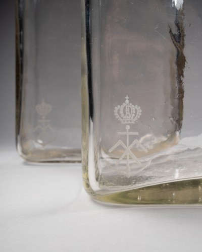 Engraved glass vases. - Glass & Crystal Style 