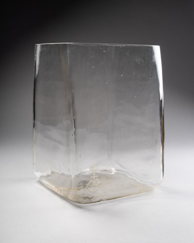 Engraved glass vases. - 