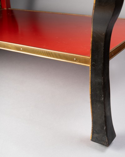 Antiquités - Rectangular table with black and red lacquered wooden