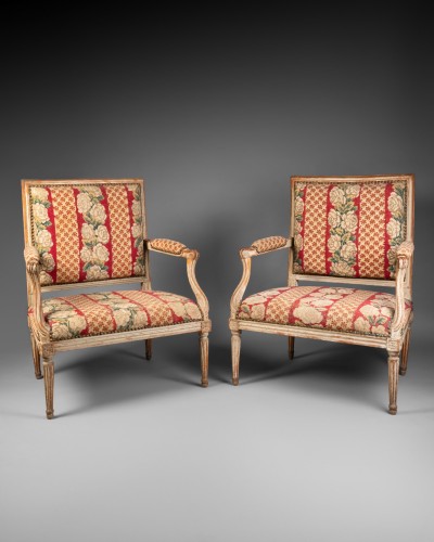 Antiquités - Pair of lacquered wooden armchairs, 18th century