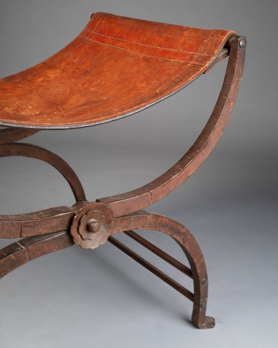 Seating  - Curle stool
