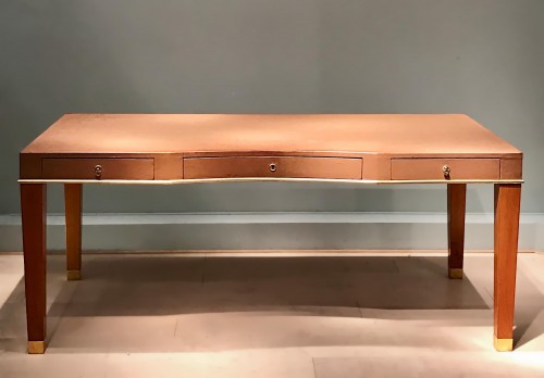 Mobilier Bureau et Secrétaire - Bureau plat en cuir par Blanche Klotz