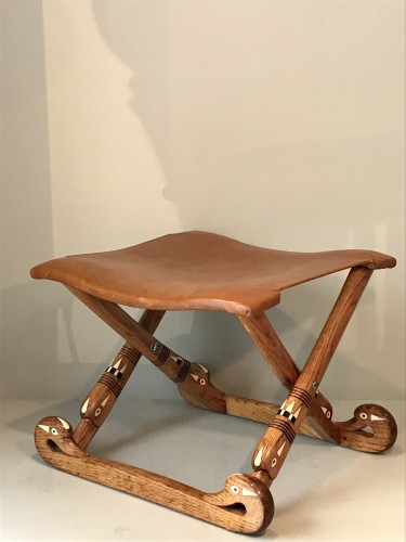 Neo-egyptian stool. - Seating Style Art nouveau