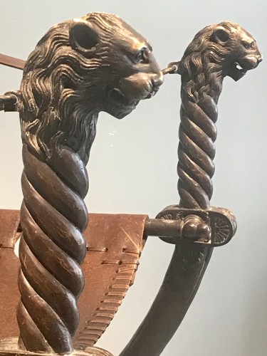 Fauteuil curule, travail français des années 1920 - Sièges Style Art Déco