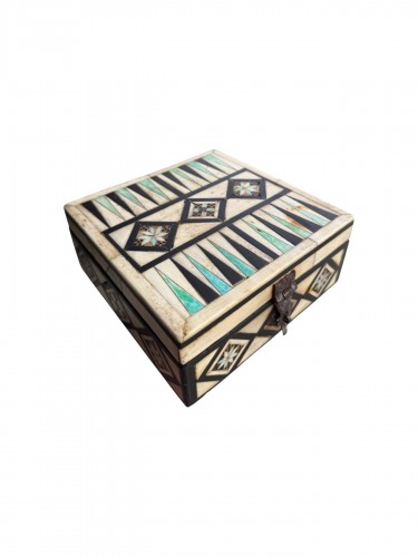 Game box with inlaid bone Circle or Embriachi workshop-Italy -late 15th c.