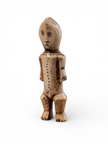 Anthropomorphic bone Lega figure, Congo late 19th century - Tribal Art Style 