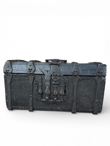 Wrought iron casket/box with leater and wood - Spain 16th century - Curiosities Style Renaissance