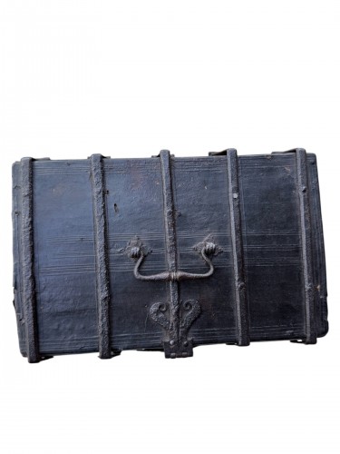 Wrought iron casket/box with leater and wood - Spain 16th century - 