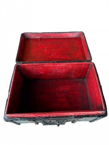 Antiquités - Wrought iron casket/box with leater and wood - Spain 16th century