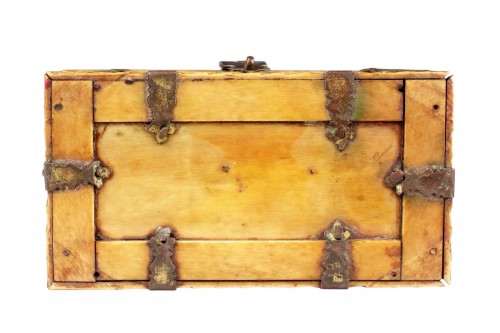 Petit coffret en ivoire sculpté de l’Inde du Nord, d’époque moghole - 17e siècle - Objets de Vitrine Style 