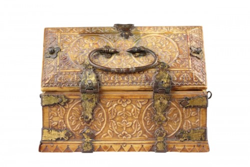 Petit coffret en ivoire sculpté de l’Inde du Nord, d’époque moghole - 17e siècle - 