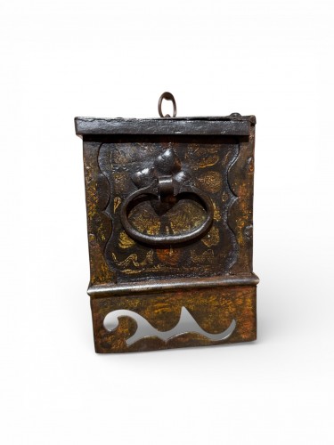 Objets de Curiosité  - Petit coffre en fer forgé Nuremberg - Allemagne début 17e siècle