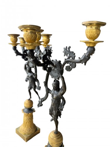 Luminaires Bougeoirs et Chandeliers - Paire de candélabres en bronze doré - Époque empire