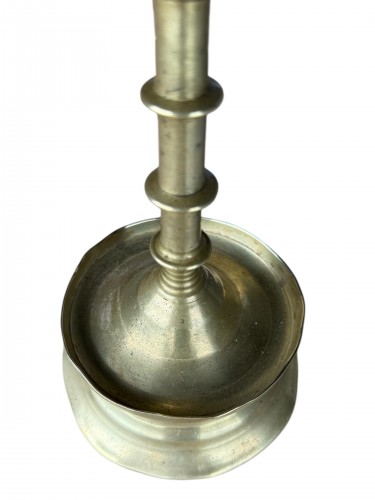11th to 15th century - Bronze Gothic candlestick - Low countries late 15th century
