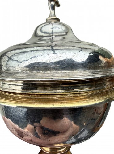 Religious Antiques  - Small Silver gilt Ciborium with Gilt Copper Foot - 17th century