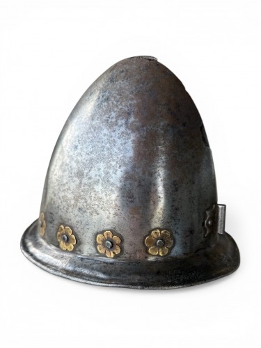 Collectibles  - Cabasette helmet with brass rosettes - Italy late 16th early 17th century