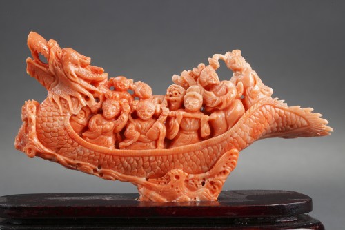 XXe siècle - Bateau en forme de dragon en corail - 1900
