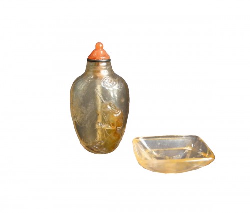 Snuff bottle  and its cup with rust spots in rock crystal - China 1790/1850 