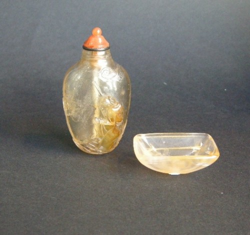 Snuff bottle  and its cup with rust spots in rock crystal - China 1790/1850  - Asian Works of Art Style 