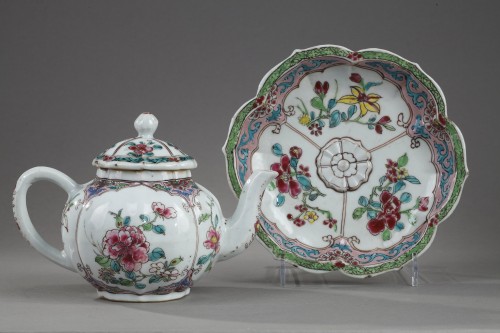 Asian Works of Art  - Teapot Famille rose  1730/1735