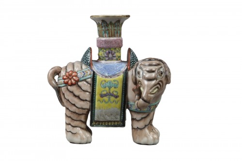 Figure elephant stick holder - China 19th century