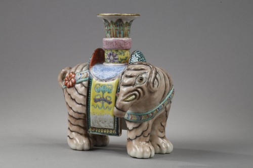 Figure elephant stick holder - China 19th century - Asian Works of Art Style 