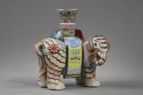 Asian Works of Art  - Figure elephant stick holder - China 19th century