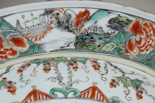 Asian Works of Art  - Beard dish &quot;Famille verte&quot;  Kangxi period 12662/1722
