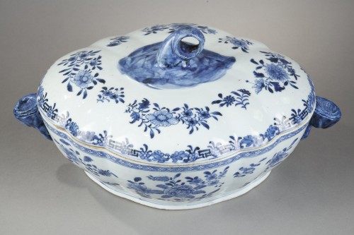 Asian Works of Art  - Tureen blue and white - Qianlong period 1736/1795
