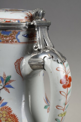Asian Works of Art  - Porcelain ewer Famille verte  - Kangxi period 1662/1722
