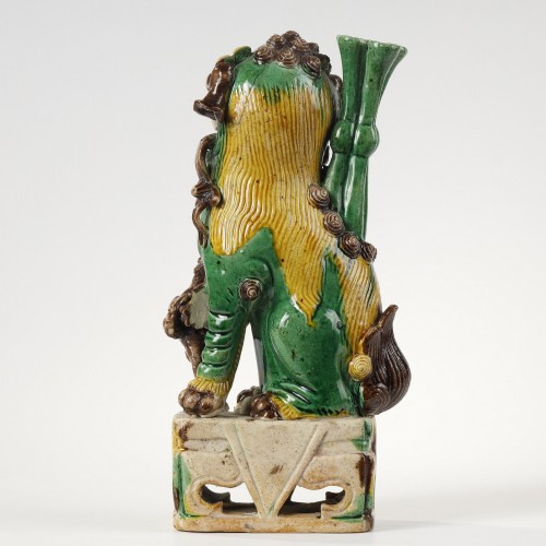 17th century - Pair of Fo dogs " Famille Verte"  enamelled biscuit - Kangxi 1662/1722     